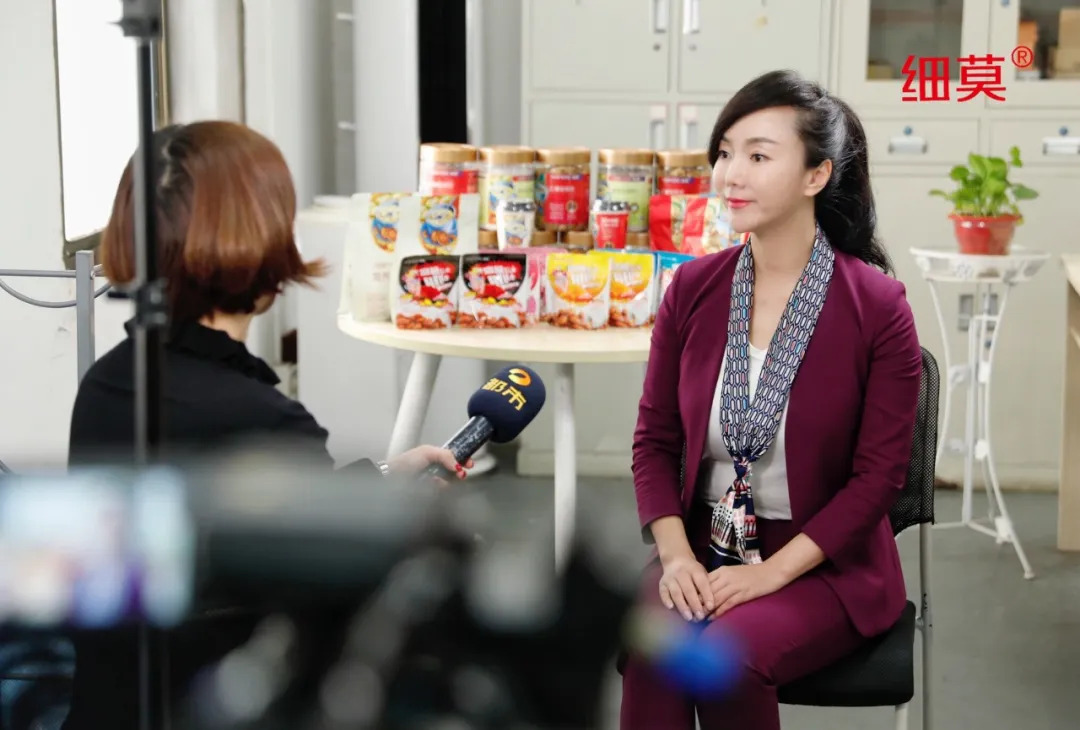 湖南都市頻道報(bào)道細(xì)莫食品工廠，了解更新更全面的細(xì)莫食品！